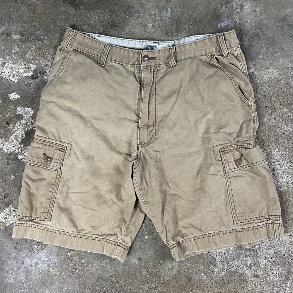 Vintage Y2K Signature Levi Strauss & Co. Cargo Shorts Size 35 Beige Outdoor Wear